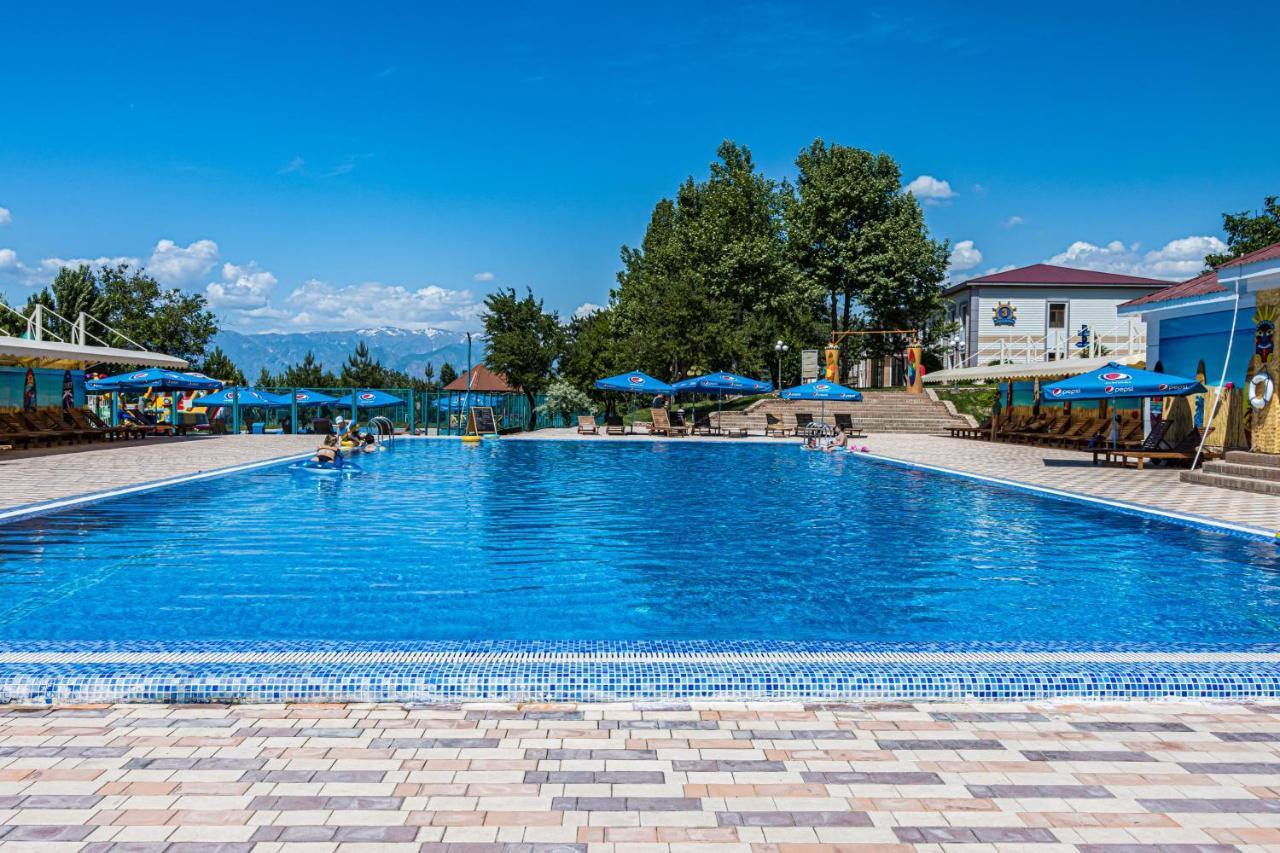 Лайнер Горный Курортный Комплекс Layner В Чимгане Exterior foto