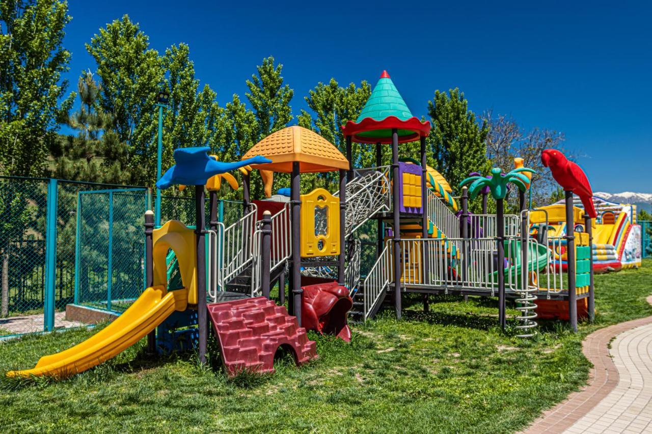 Лайнер Горный Курортный Комплекс Layner В Чимгане Exterior foto