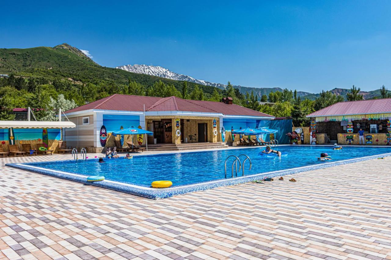 Лайнер Горный Курортный Комплекс Layner В Чимгане Exterior foto