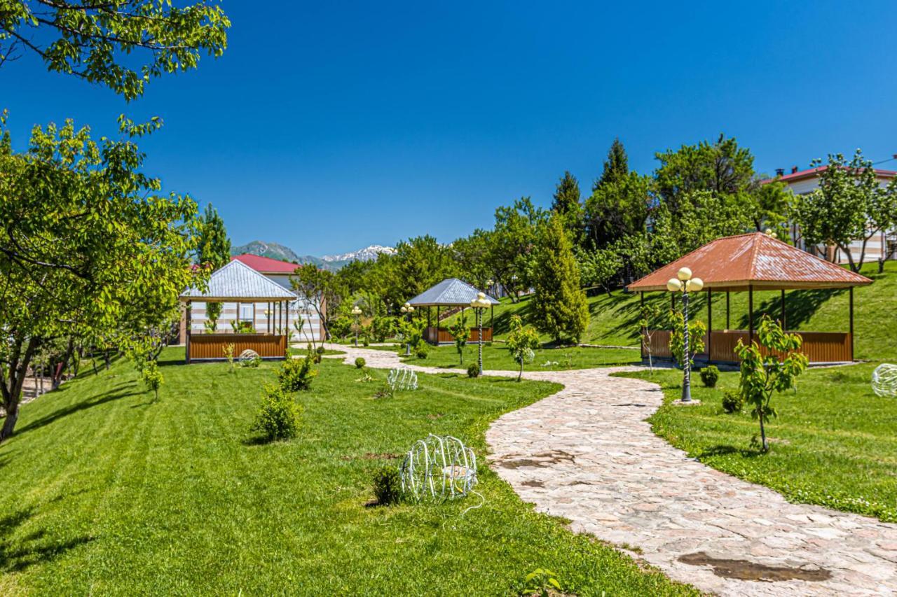 Лайнер Горный Курортный Комплекс Layner В Чимгане Exterior foto